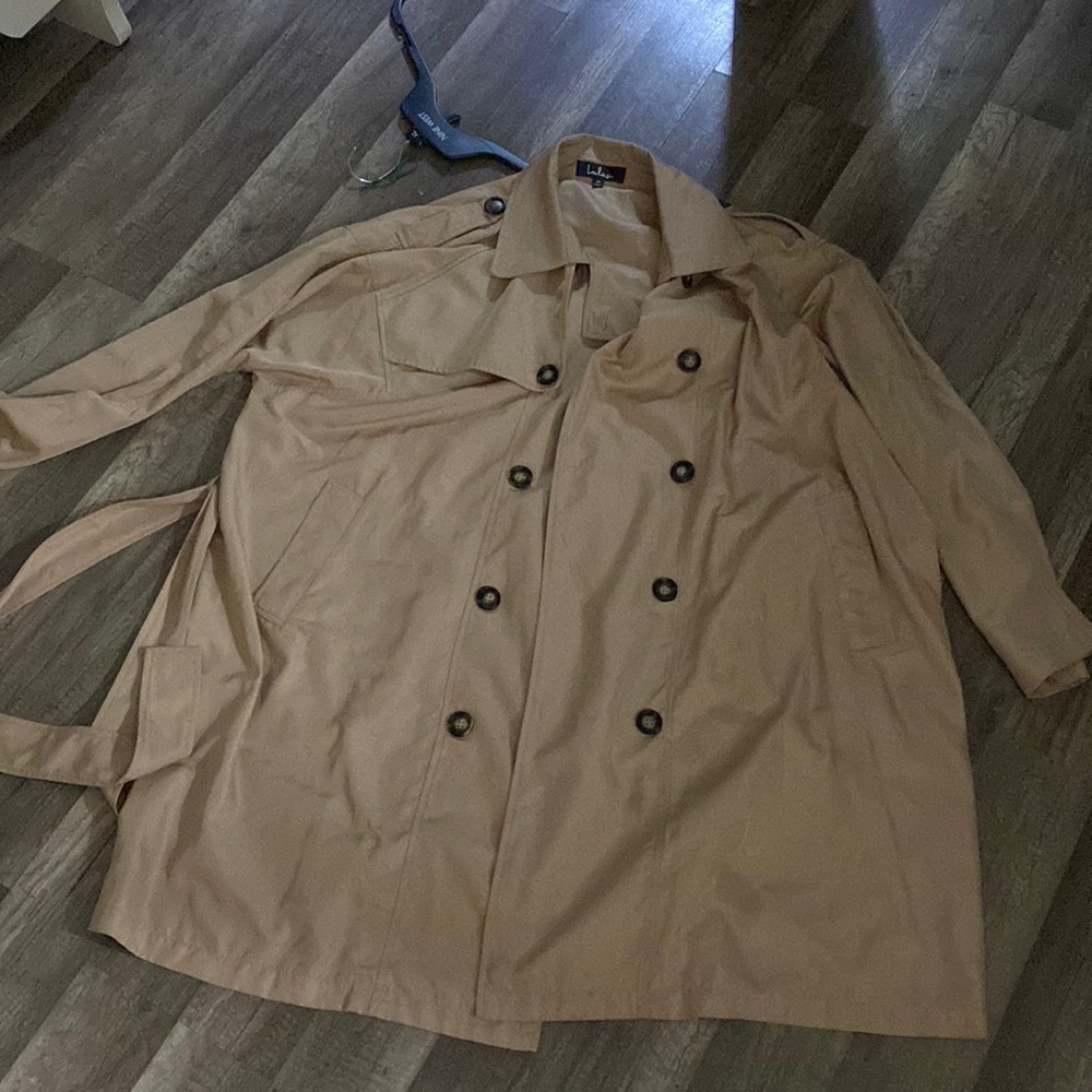 lulu trench coat for 150,It’s a size medium,Tan, lots of pocket, Slim fit